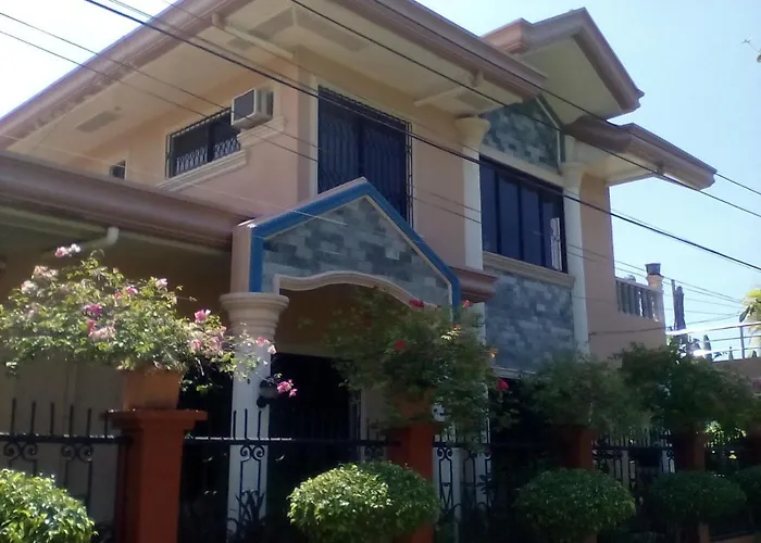 Bed & Breakfast Mactan Island Gallery Ac Double Bed Bath Toilet Pools Beaches Around The Corner