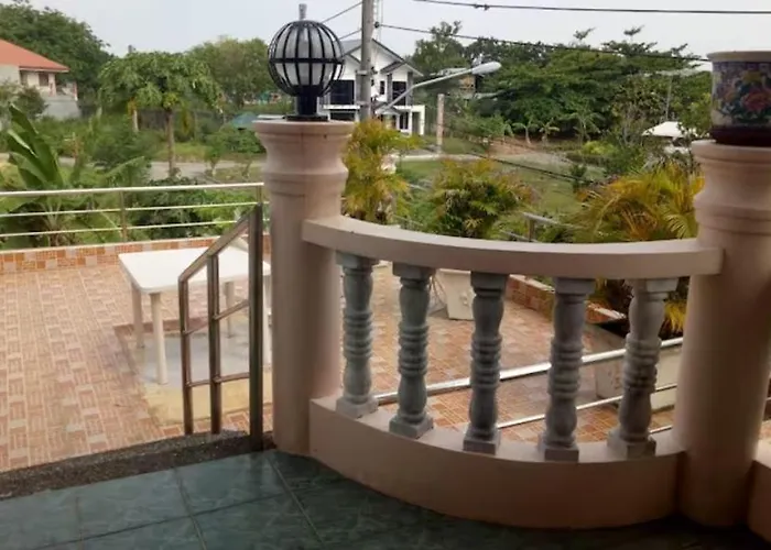 Mactan Island Gallery Ac Double Bed Bath Toilet Pools Beaches Around The Corner 3*