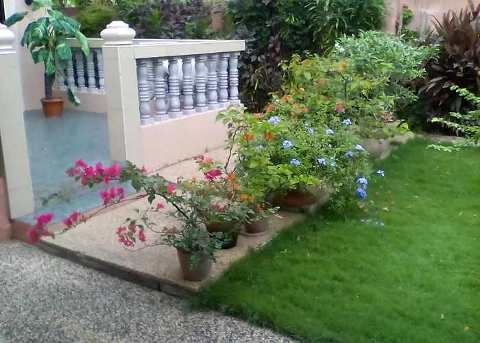 Bed & Breakfast Mactan Island Gallery Ac Double Bed Bath Toilet Pools Beaches Around The Corner