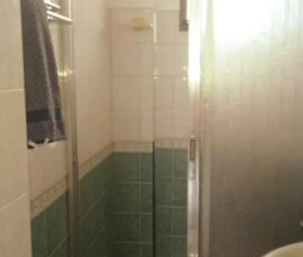 Mactan Island Gallery Ac Double Bed Bath Toilet Pools Beaches Around The Corner Bed & Breakfast